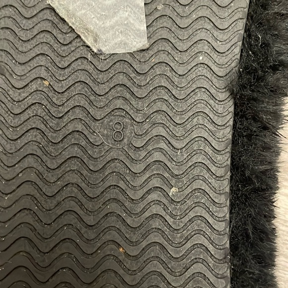 Fabletics Black Faux Fur Padded Slipper Slides Size 8 - Picture 10 of 11